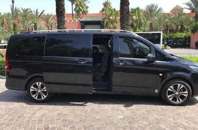 Transfert privé aéroport Tanger vers Chefchaouen, Fès, Casablanca