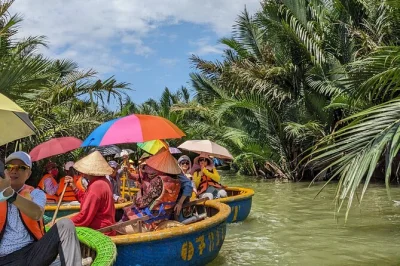 Découvrez da nang, la vieille ville de hoi an et le village de cocotiers de cam thanh lors d’une excursion privée au départ du port de chan may. guide local, déjeuner et entrées inclus.