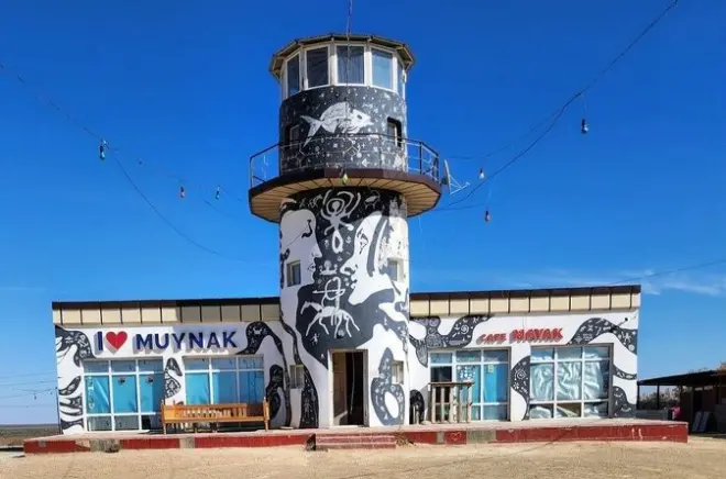 De Khiva ao cemitério de navios de Muynak e museu Savitsky