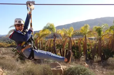 Zipline en Corona CA: 6 líneas sobre Skull Canyon