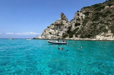 Snorkel en Tropea con paradas en Capo Vaticano en barco