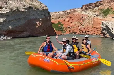 Rafting en aguas bravas en Cody: Clase II-III en el río Shoshone