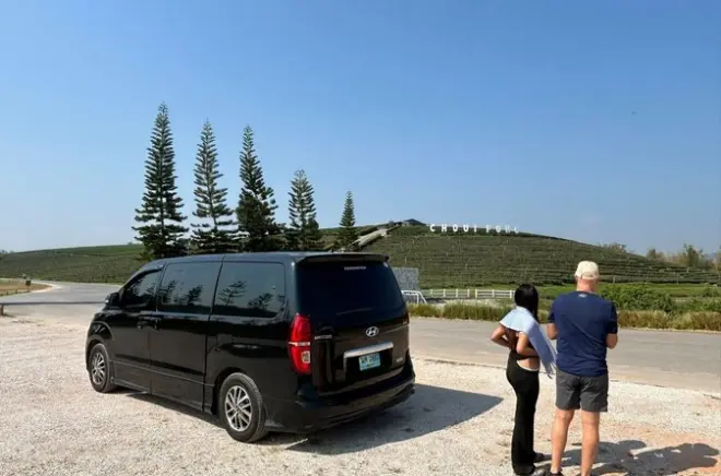 Tour privato Chiang Rai: Templi e Triangolo d’Oro con autista