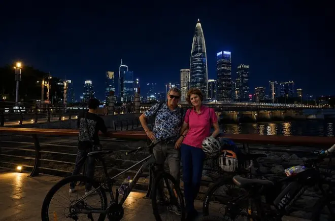 Shenzhen night bike tour: City to sea with local guide
