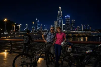Shenzhen night bike tour: City to sea with local guide
