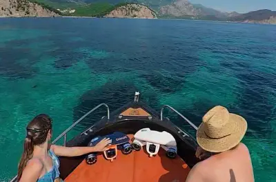 Schnorcheln in Budva: Unterwasserscooter & privates Schnellboot