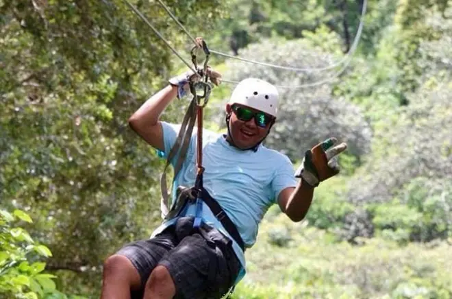 Ziplining in Playa Flamingo: 11 platforms with gourmet lunch included