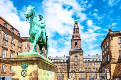Ingresso para Palácio Christiansborg com Salas Reais e Estábulos