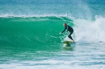 Sligo Surfen lernen: Fange deine erste Welle