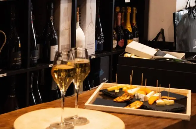 A Reims: Champagne, formaggi e pranzo francese completo