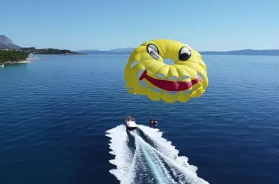 Parasailing a Makarska: 10 minuti sospesi sopra la costa