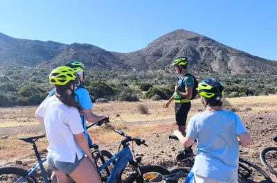 Tour en e-bike à Cabo de Gata : Criques volcaniques et plages