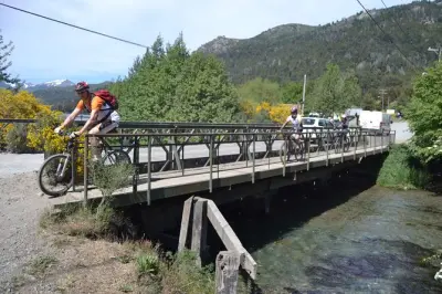 Mountain bike 18 km sui sentieri del bosco del lago Gutierrez
