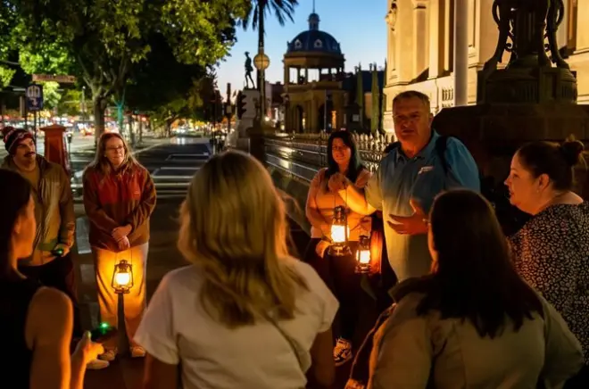 Bendigo After Dark Ghost Tour: 90-min lantern walk