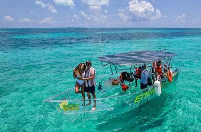 Passeio de barco transparente em Isla Mujeres: Veja através da água
