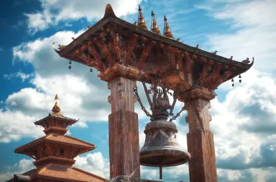 Kathmandu Valley Tour: Boudhanath, Bhaktapur & Nagarkot