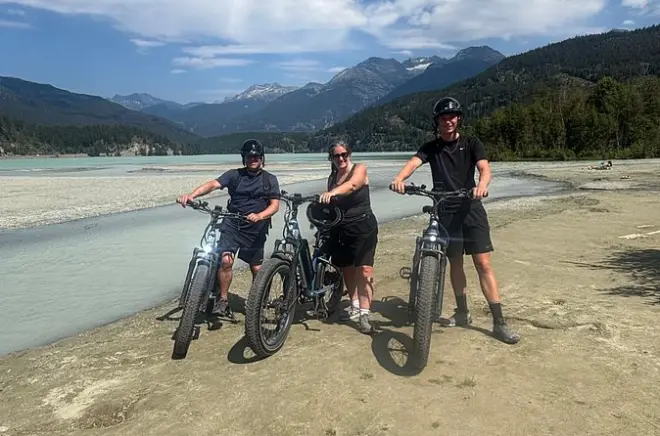 Whistler amanecer en e-bike: Valley Trail antes de las multitudes