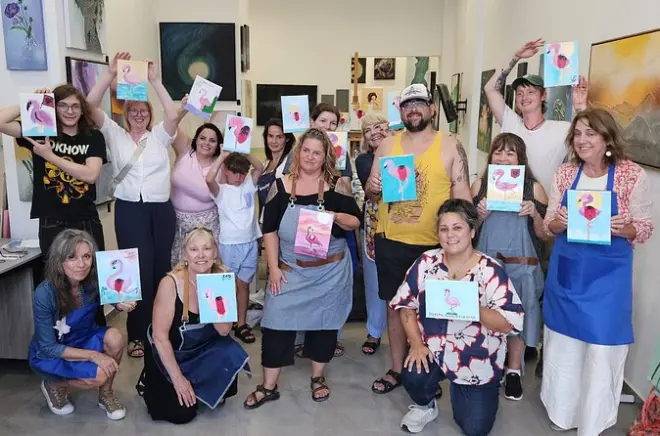 Aula de pintura em Saranda com vinho: Noite paint & sip
