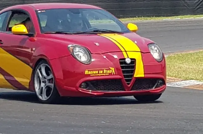 Test drive Alfa Romeo MiTo da corsa su pista: 5 giri