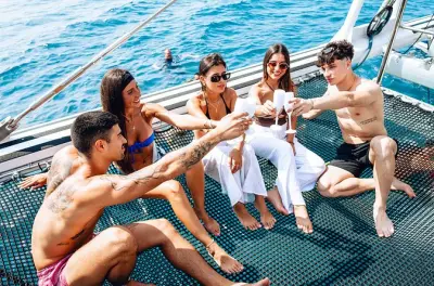 Catamarano Blue Diamond Gold Coast: Vela, nuoto e drink