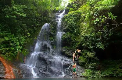 Wanderung zu Tiger Fern Wasserfällen im Jaguar Preserve ab Placencia