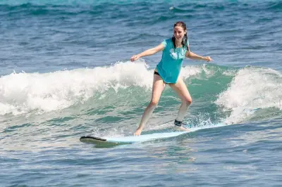 Aula de surf de 120 minutos em San Jose del Cabo: Aprenda a surfar