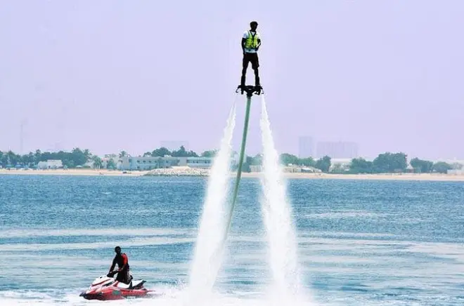 Flyboarding em Ras Al Khaimah: Controle a prancha movida a jato