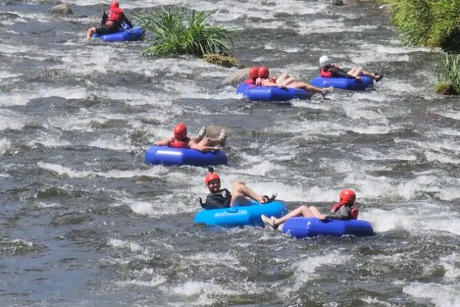 River tubing in Boquete: Float through tropical forest