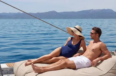 Crociera in catamarano 2 ore Costa Dorada: Letto balinese e bevanda