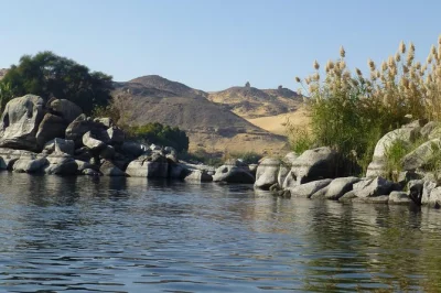 Découvrez assouan et abou simbel lors d’un voyage privé avec nuitée au départ de marsa alam. comprend le haut barrage, le temple de philaé, une balade en felouque et un guide égyptologue exper