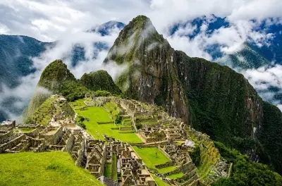 Tour guiado por Machu Picchu desde Aguas Calientes con entrada