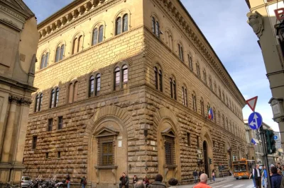 Florence, palais médicis riccardi, visite guidée sans file d’attente, lieux de tournage de la série tv, histoire vraie des médicis avec un expert.