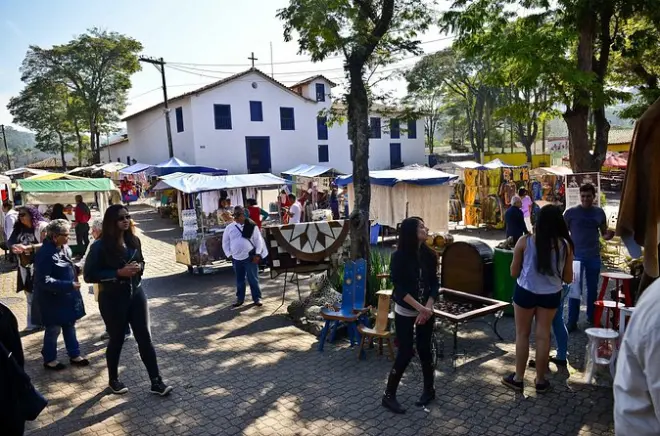 Embu das Artes depuis São Paulo avec guide privé et marché local