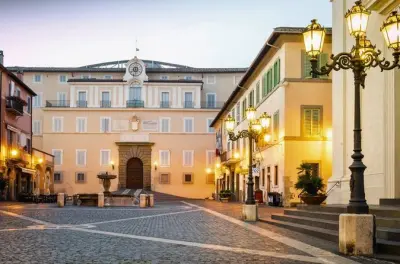 Palais papal de Castel Gandolfo et jardins : Résidence d'été du pape