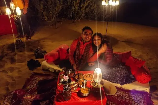 Dîner privé à Jaisalmer avec balade à dos de chameau et feu de camp