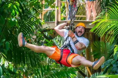 Höhlen-Tubing und Ziplining ab Belize City