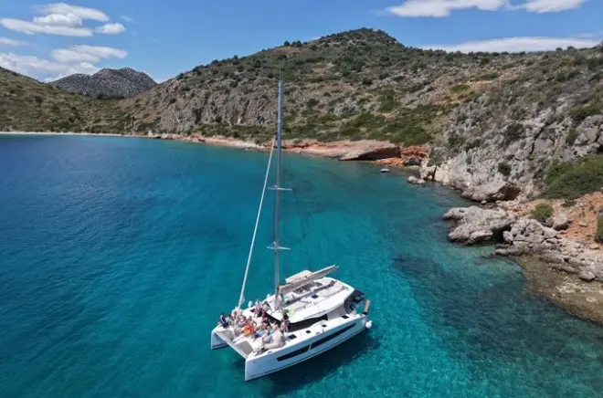 Cruzeiro privado de catamarã no golfo Argólico: Fountaine Pajot 2026