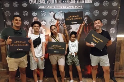 Erlebe 90 minuten axtwerfen in miami in einer indoor-location. lerne von profis, genieße coole musik und messe dich mit freunden. jetzt dein einzigartiges gruppenerlebnis buchen.