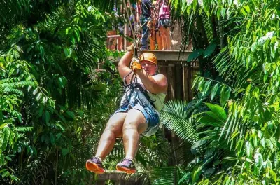 Xunantunich, Höhlen-Tubing und Ziplining ab Placencia