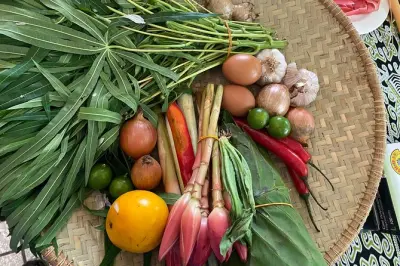 Aprende cocina de Sarawak en bici, del mercado a la mesa en Kuching