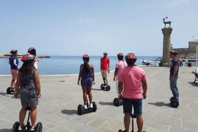 Esplora rodi e la città vecchia in segway. visita il porto di mandraki, via dei cavalieri, palazzo del gran maestro e altro con guida locale in inglese.