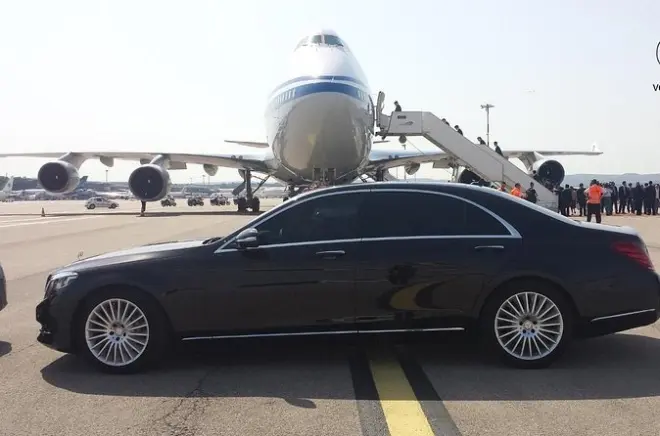 Da Nizza a Cannes in transfer privato con Mercedes berlina o van