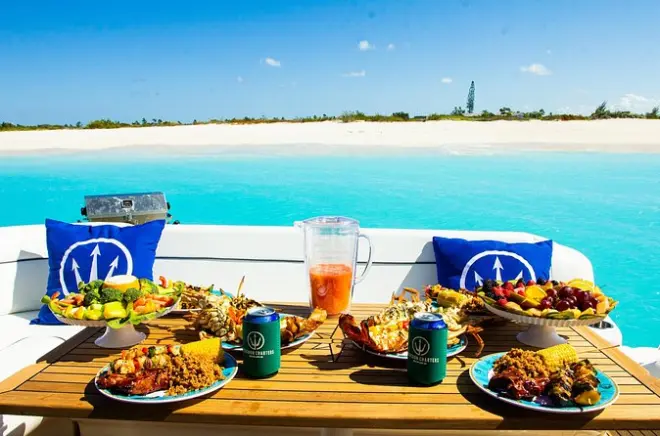 Sunset Dinner Cruise Providenciales: Private Boat with Champagne