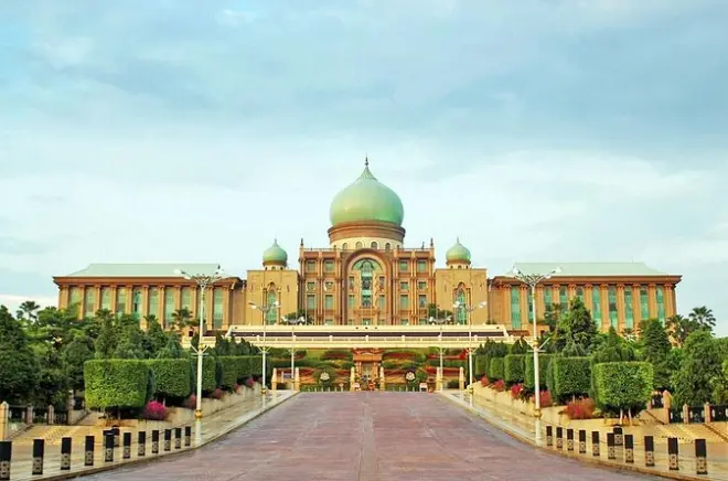 Putrajaya ab Kuala Lumpur: Brücken, Moschee & See