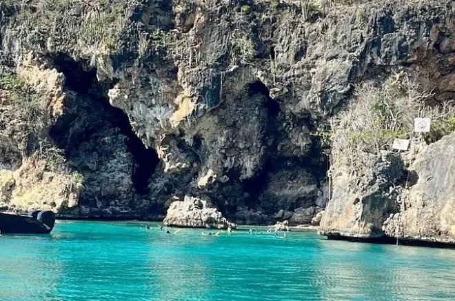 Plongée à Little Bay, Anguilla : Sautez du rocher emblématique