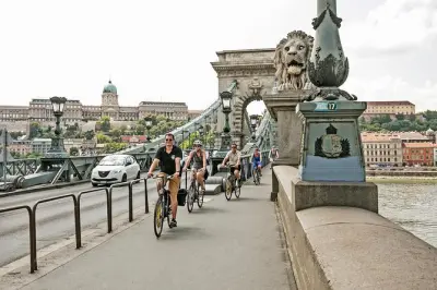 Budapest en bici: Parlamento, castillo y paseo por el Danubio