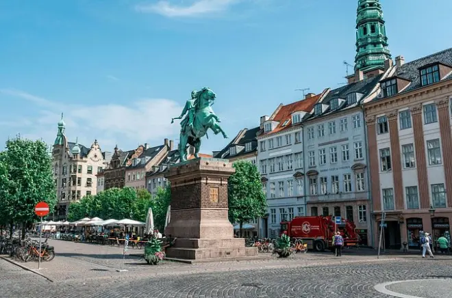 Copenhagen City Private Walking Tour: Palaces, Harbours & Nyhavn