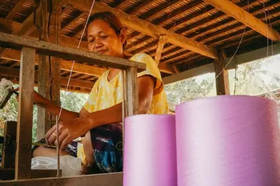 Silk Island tour from Phnom Penh: Silk farm and Coconut School
