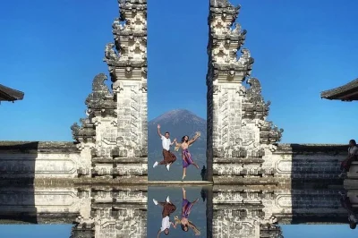 Visitez le temple de lempuyang, célèbre pour sa porte du paradis, et explorez le jardin aquatique de tirta gangga lors d’une visite privée à bali avec transport et guide local.