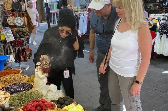 Private Abu Dhabi Downtown Walking Tour with Local Guide